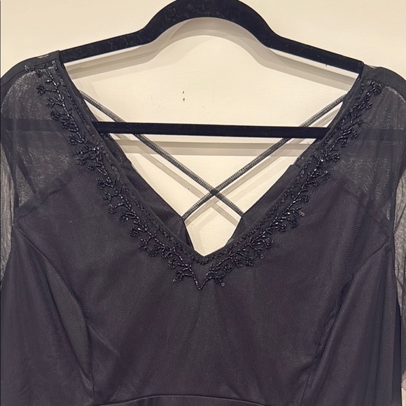 Torrid Black Mesh V-Neck Top - Picture 4 of 7